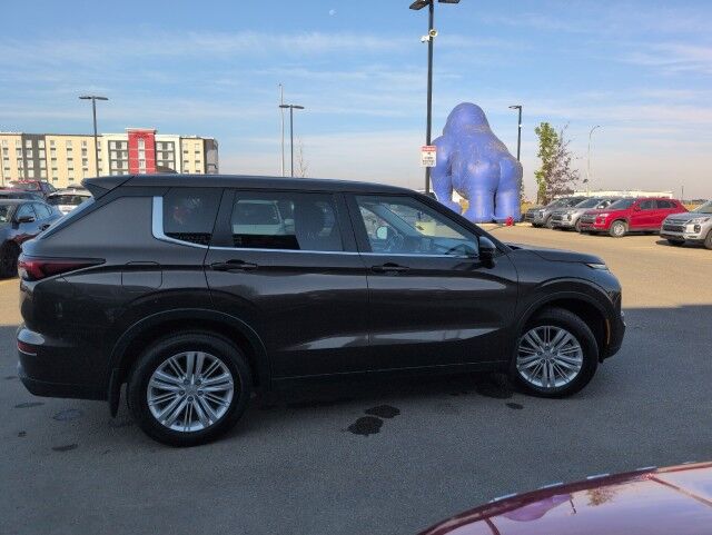 2022 Mitsubishi Outlander ES Grande Prairie AB