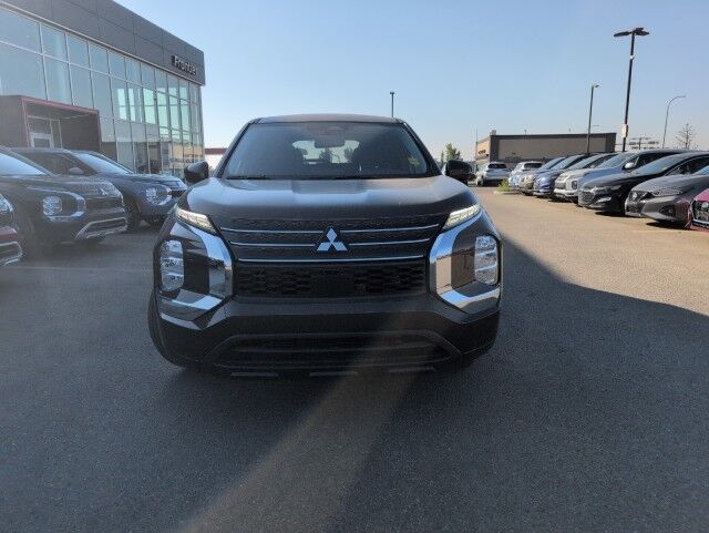 2022 Mitsubishi Outlander ES Grande Prairie AB