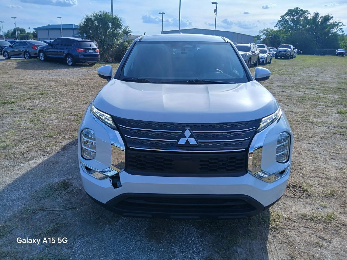 2022 Mitsubishi Outlander ES Sport Utility 4D