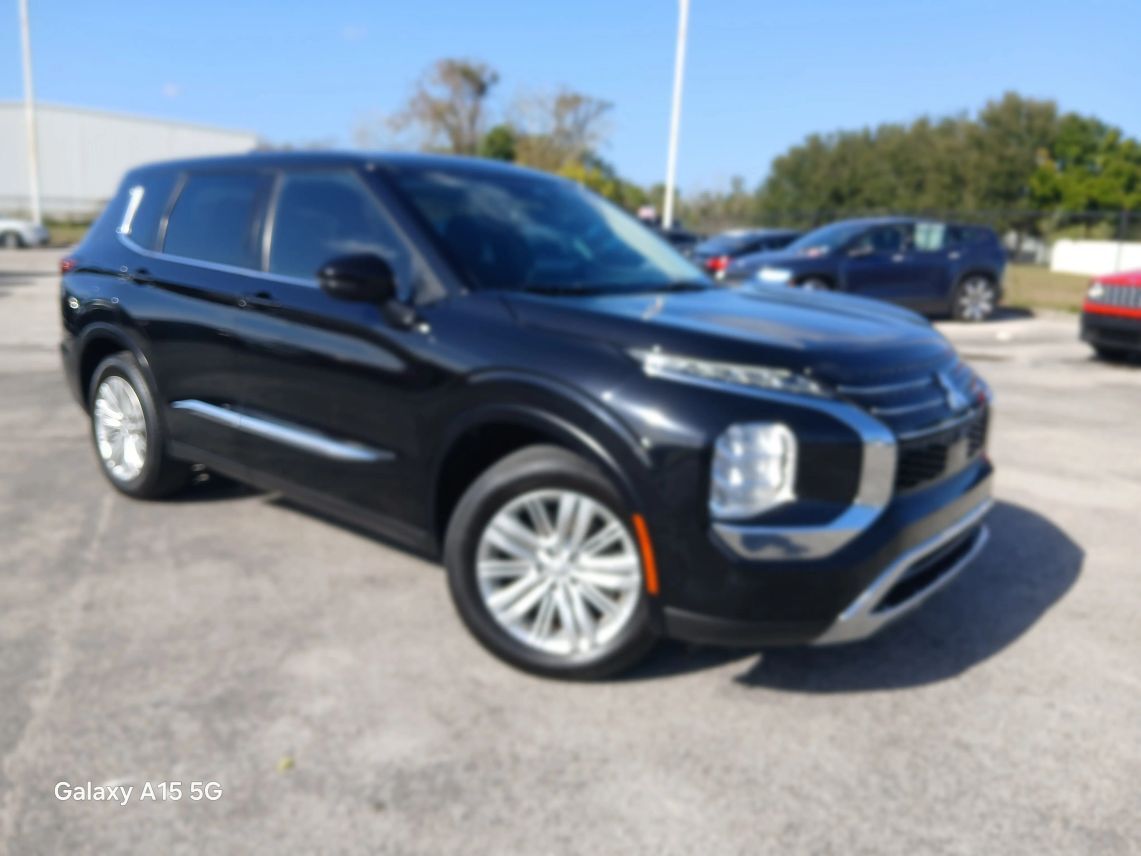 2022 Mitsubishi Outlander ES Sport Utility 4D