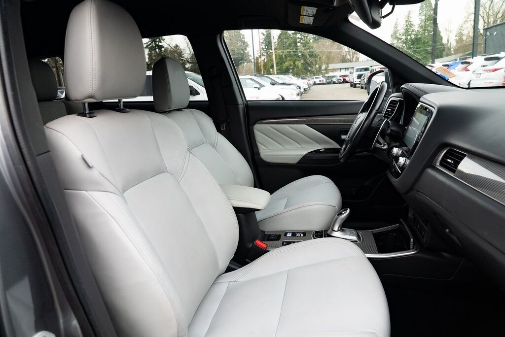 2022 Mitsubishi Outlander PHEV LE Milwaukie OR