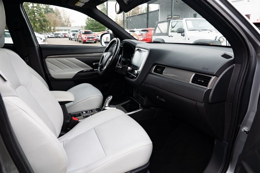 2022 Mitsubishi Outlander PHEV LE Milwaukie OR