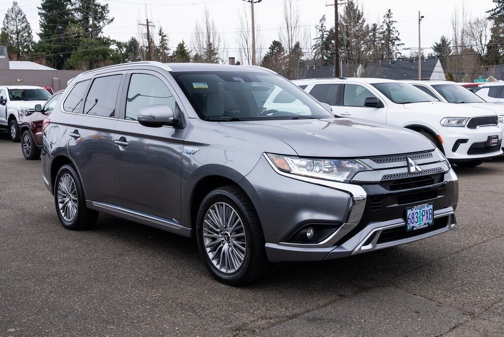 2022 Mitsubishi Outlander PHEV LE
