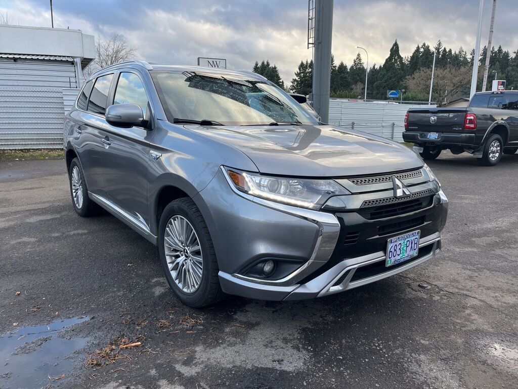 2022 Mitsubishi Outlander PHEV LE