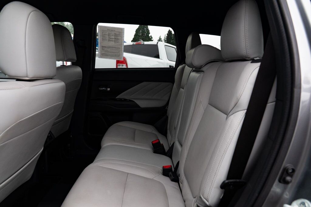 2022 Mitsubishi Outlander PHEV LE Milwaukie OR