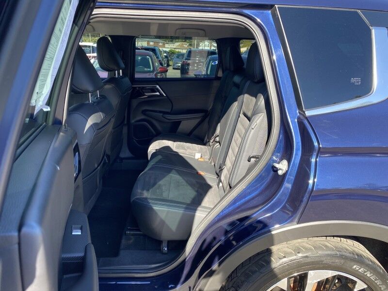 2022 Mitsubishi Outlander SE Bristol  PA