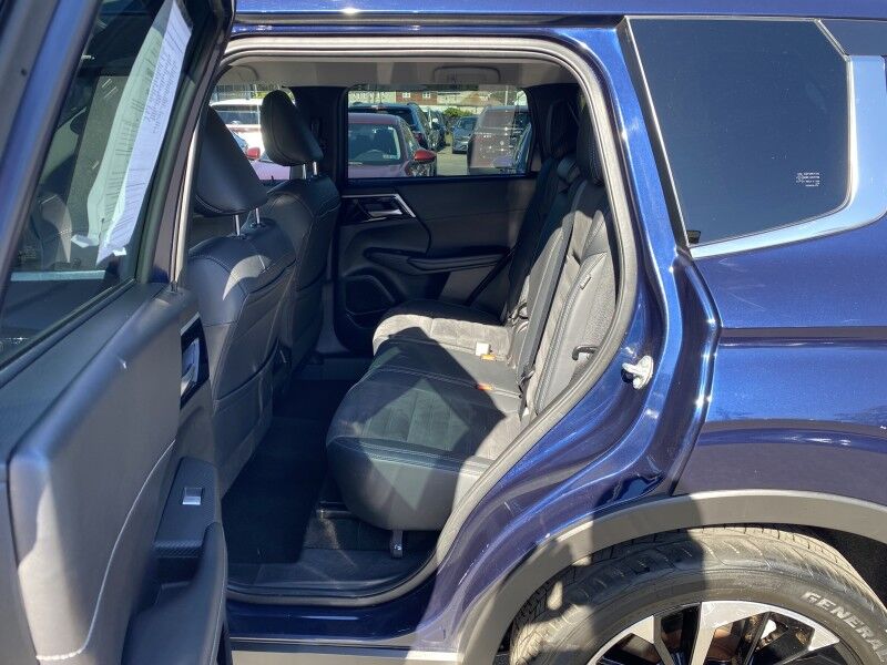 2022 Mitsubishi Outlander SE Bristol  PA