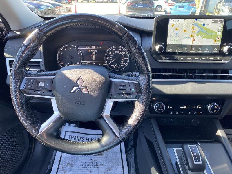 2022 Mitsubishi Outlander SE