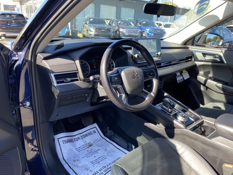 2022 Mitsubishi Outlander SE Bristol  PA