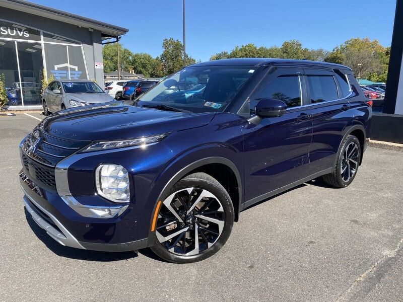 2022 Mitsubishi Outlander SE Bristol  PA