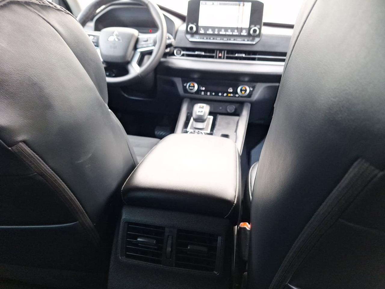 2022 Mitsubishi Outlander SE Hurst TX