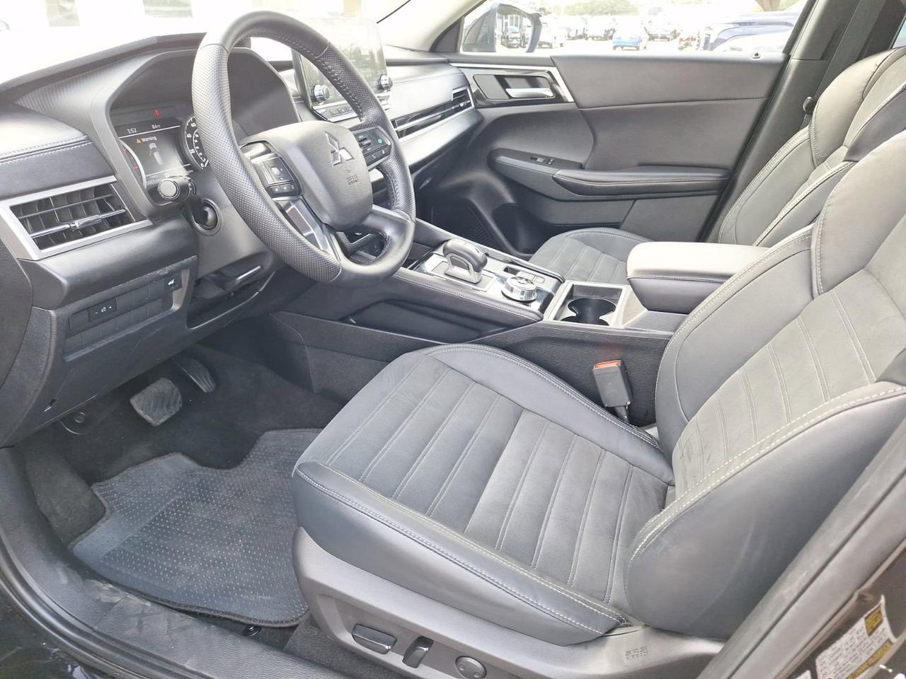 2022 Mitsubishi Outlander SE Hurst TX