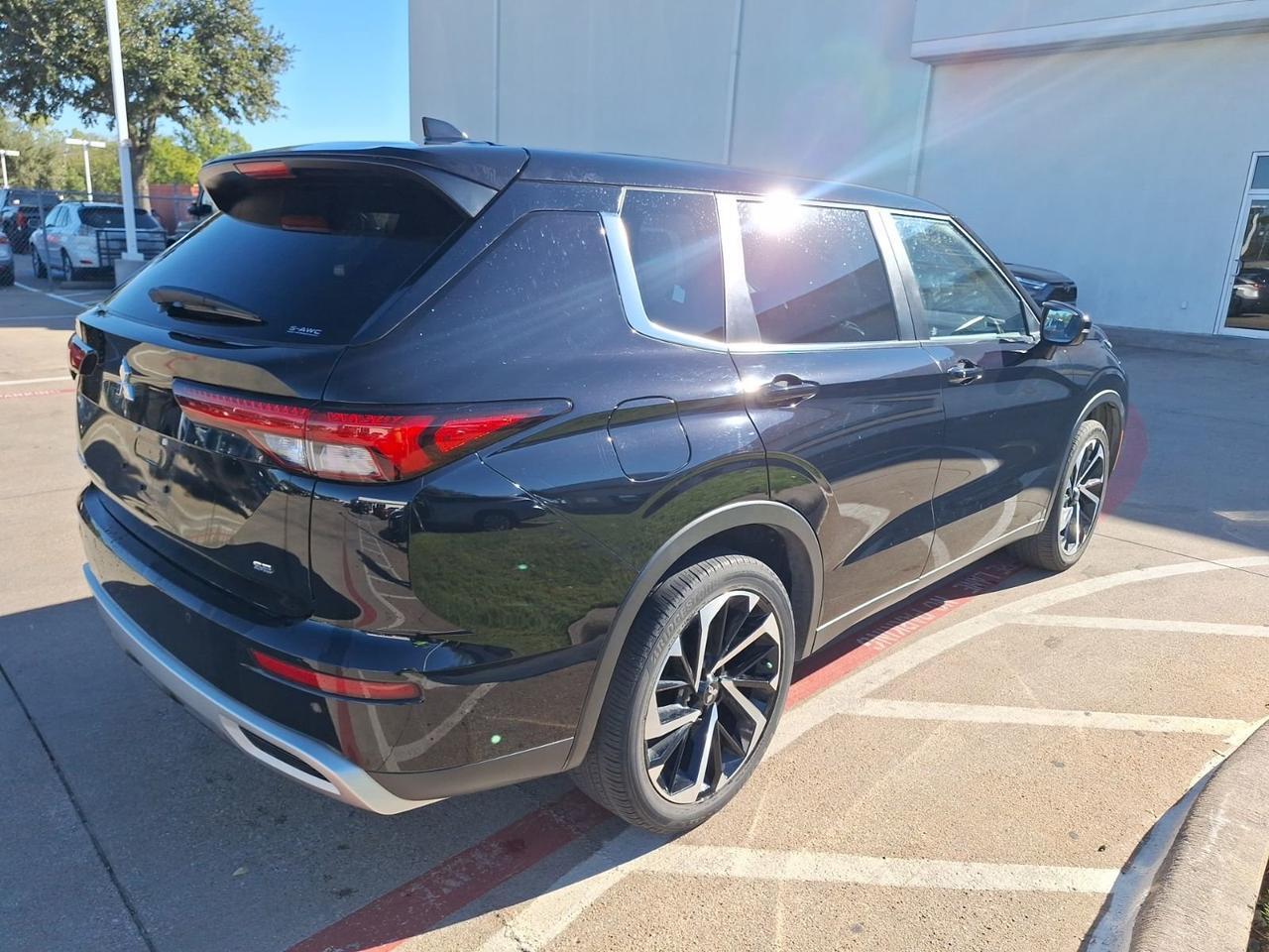2022 Mitsubishi Outlander SE Hurst TX