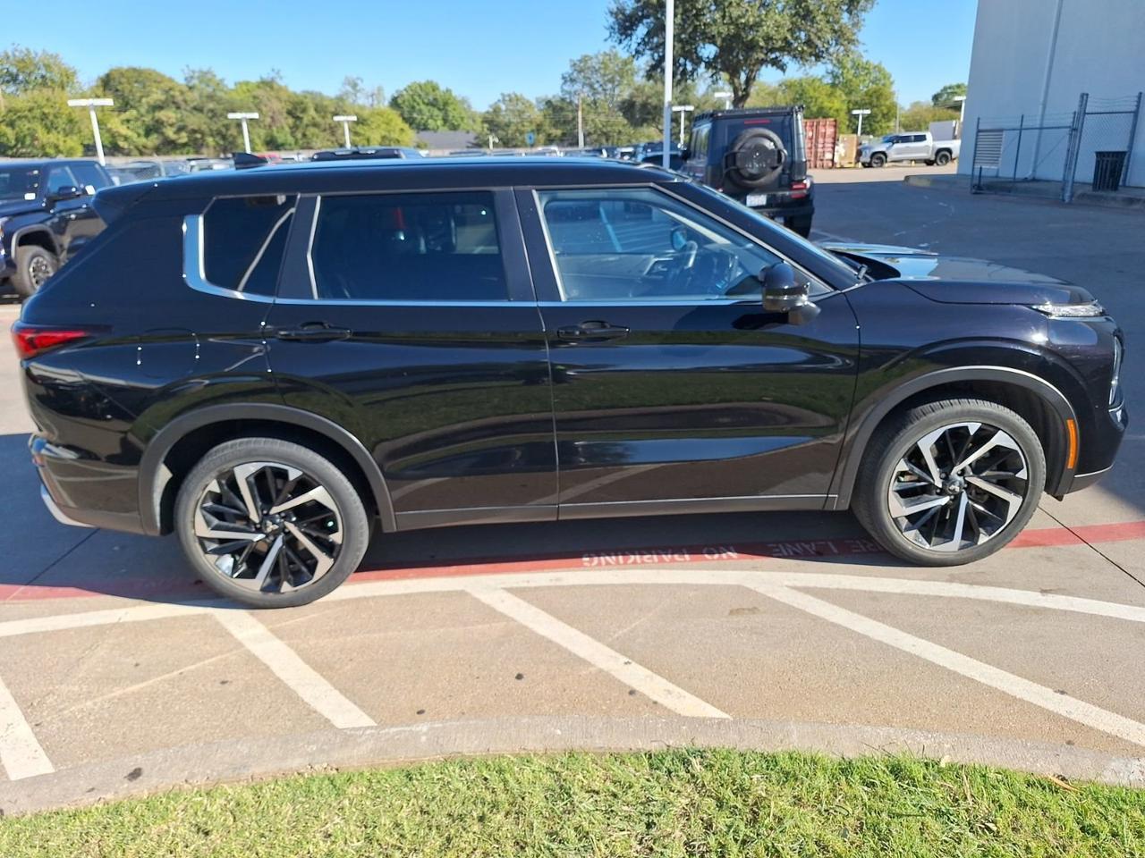 2022 Mitsubishi Outlander SE Hurst TX