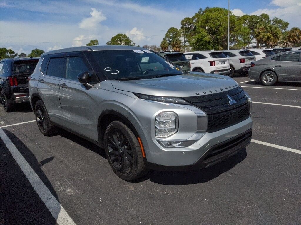 2022 Mitsubishi Outlander SE Oshkosh WI