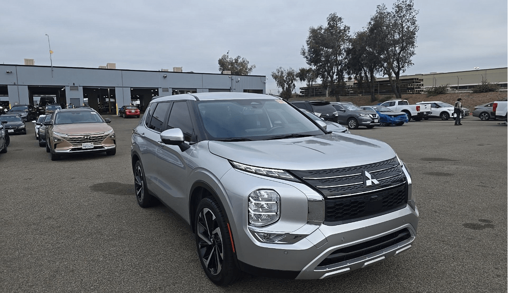 2022 Mitsubishi Outlander SE