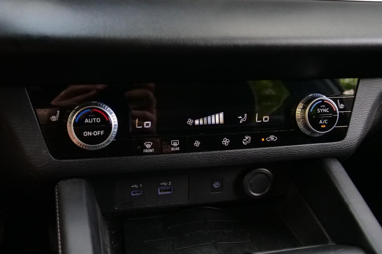 2022 Mitsubishi Outlander SE / Tech Package / Heated Front Seats / Third Row! Lincolnton NC