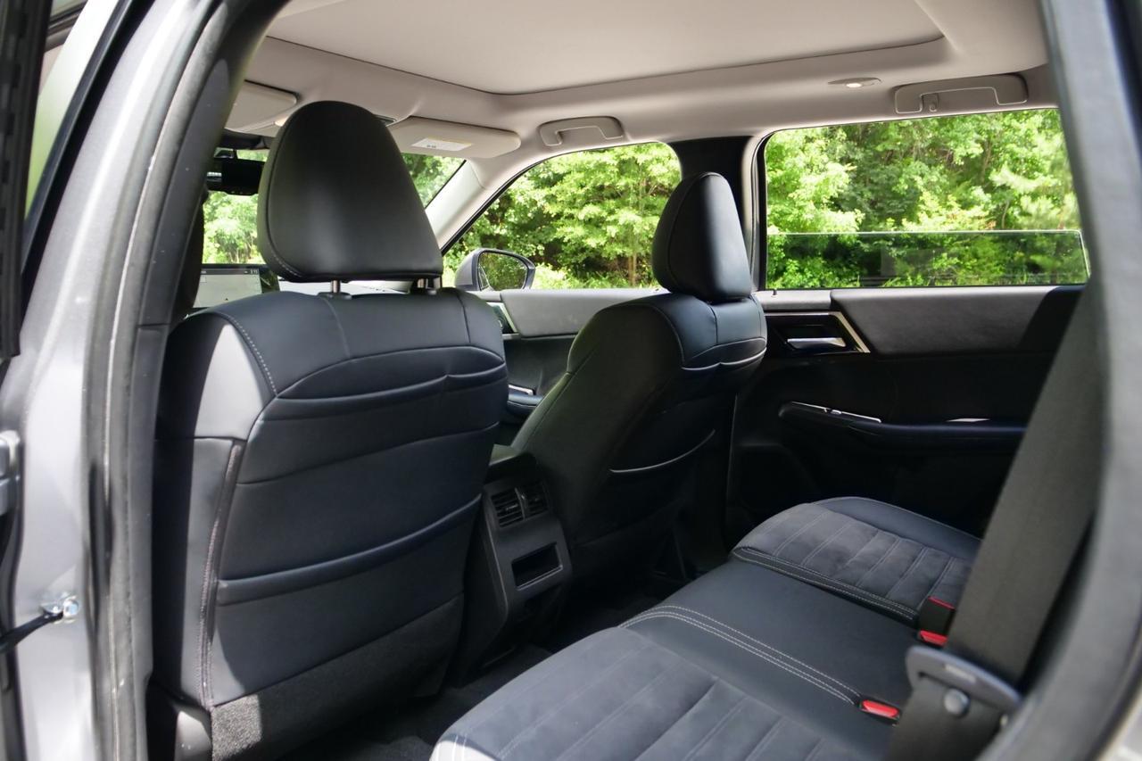 2022 Mitsubishi Outlander SE / Tech Package / Heated Front Seats / Third Row! Lincolnton NC