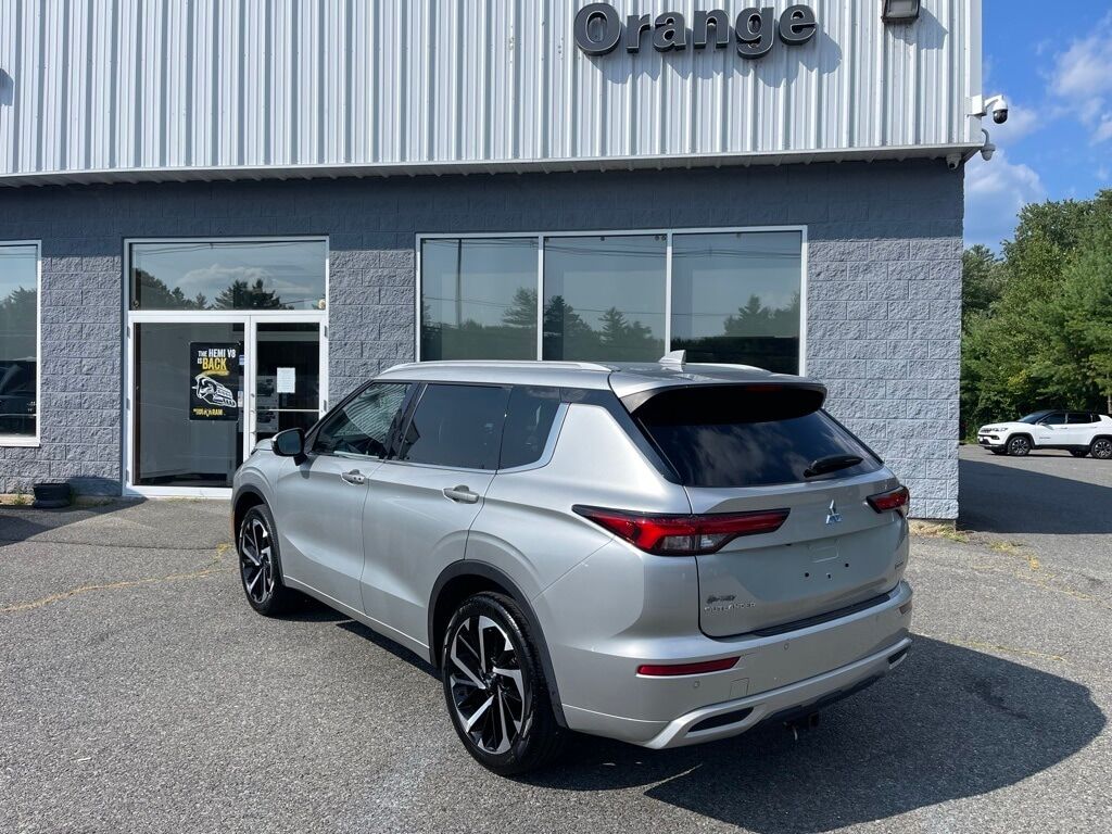 2022 Mitsubishi Outlander SEL Orange MA