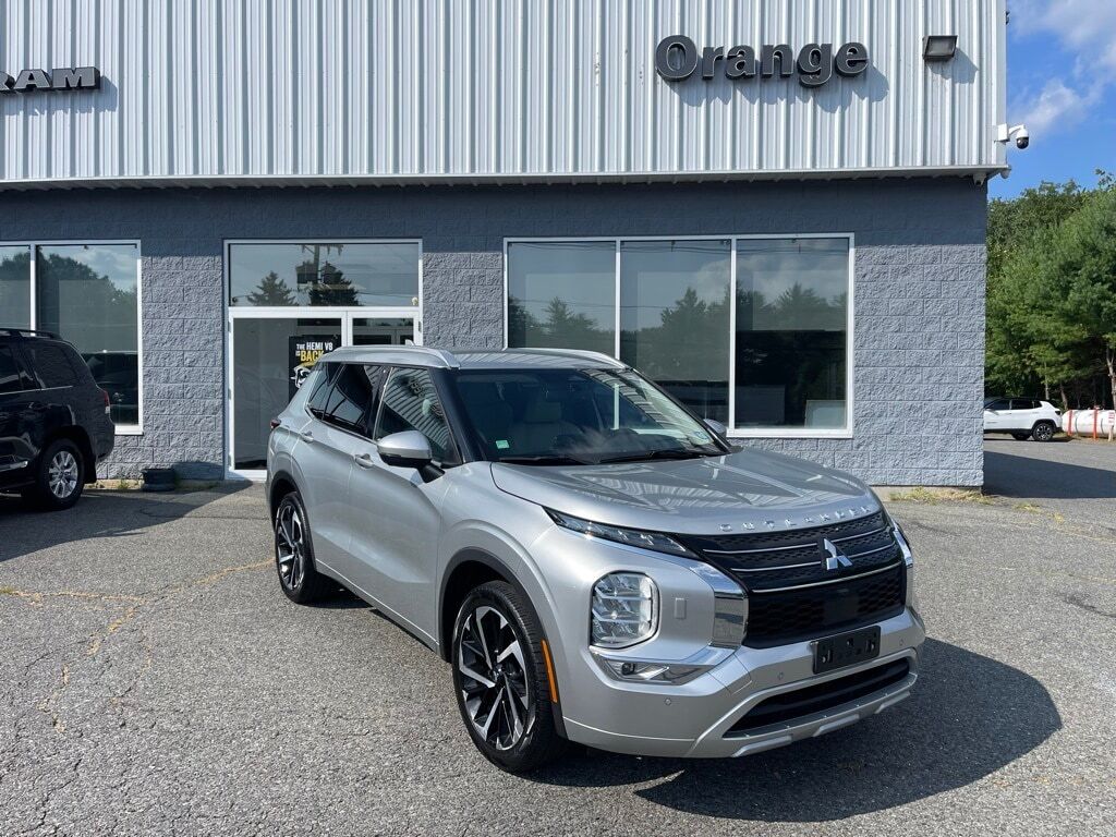 2022 Mitsubishi Outlander SEL Orange MA