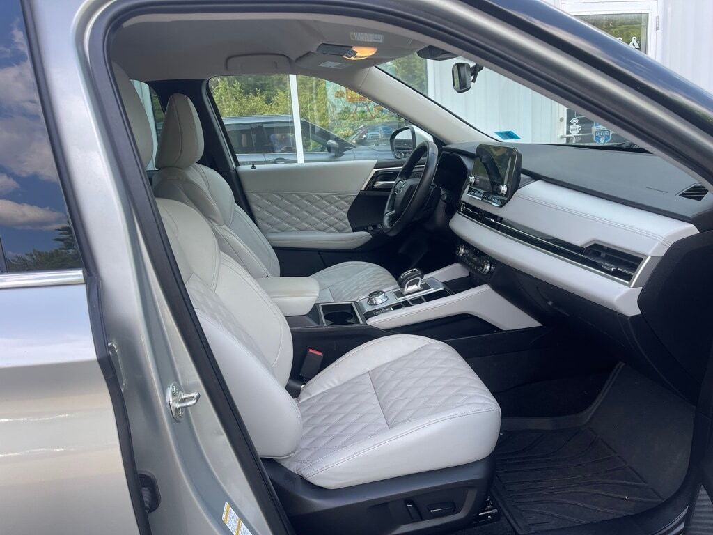 2022 Mitsubishi Outlander SEL Orange MA