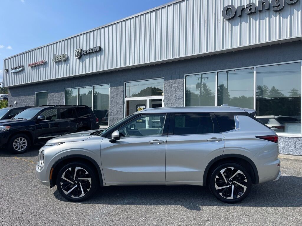 2022 Mitsubishi Outlander SEL Orange MA