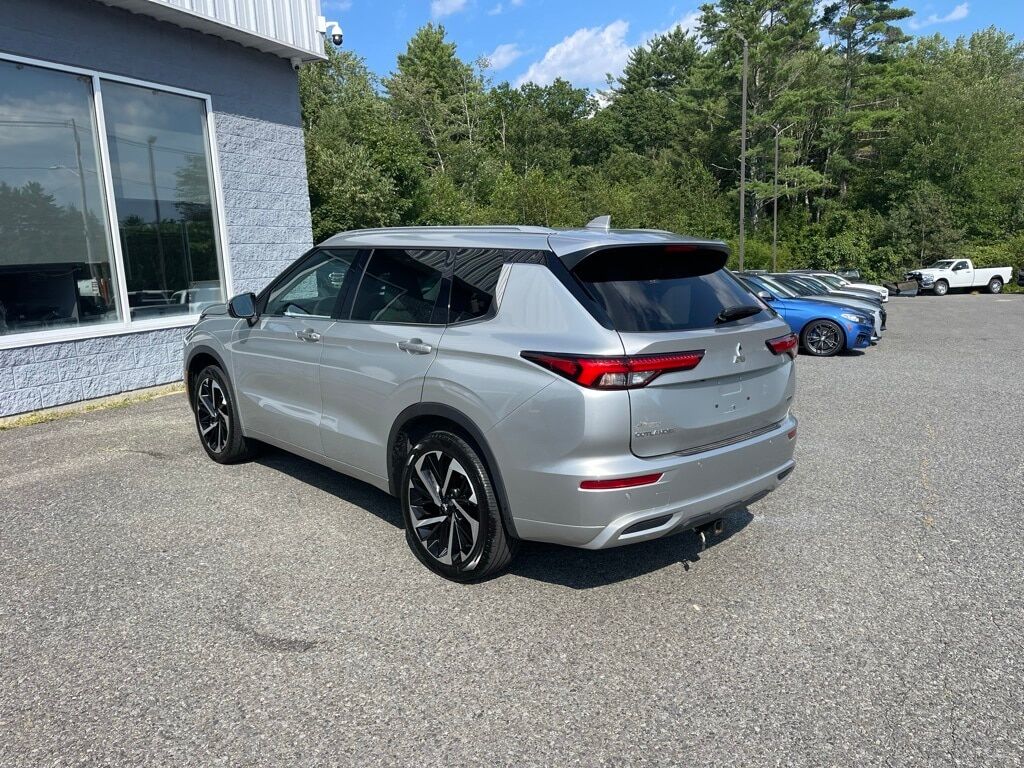 2022 Mitsubishi Outlander SEL Orange MA