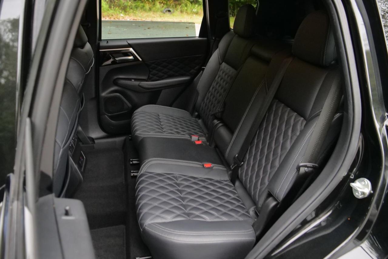 2022 Mitsubishi Outlander SEL Special Edition / AWD / Heated Leather Seats High Point NC