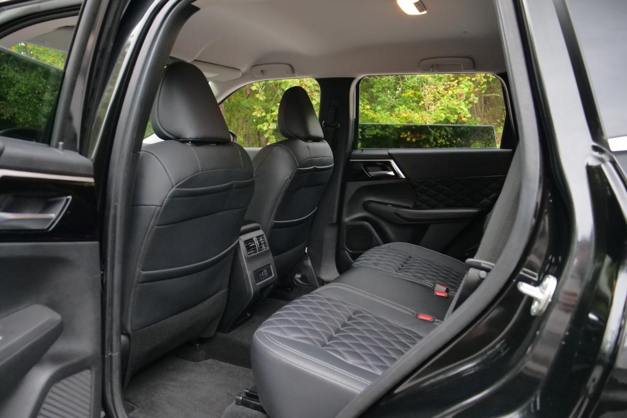 2022 Mitsubishi Outlander SEL Special Edition / AWD / Heated Leather Seats High Point NC