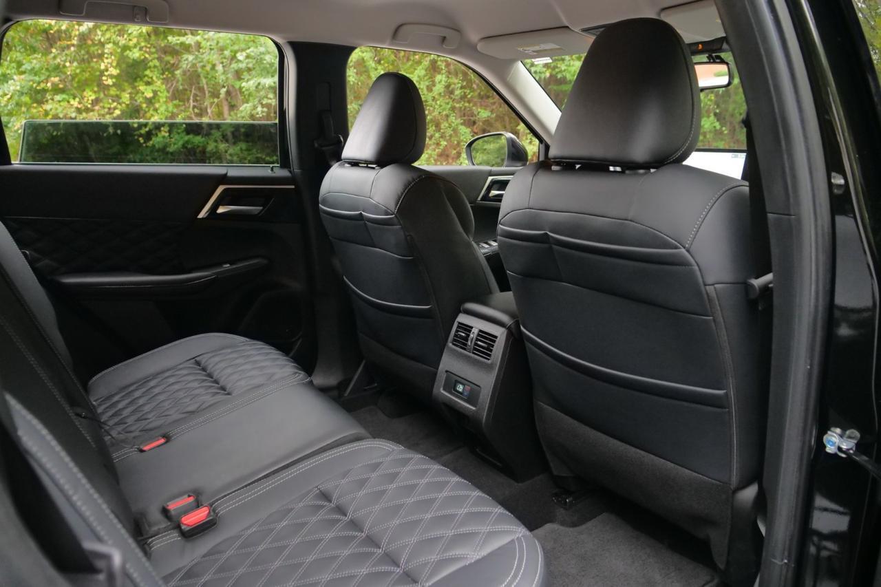 2022 Mitsubishi Outlander SEL Special Edition / AWD / Heated Leather Seats High Point NC