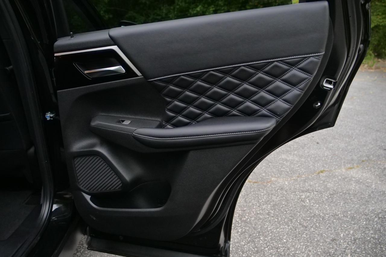 2022 Mitsubishi Outlander SEL Special Edition / AWD / Heated Leather Seats High Point NC