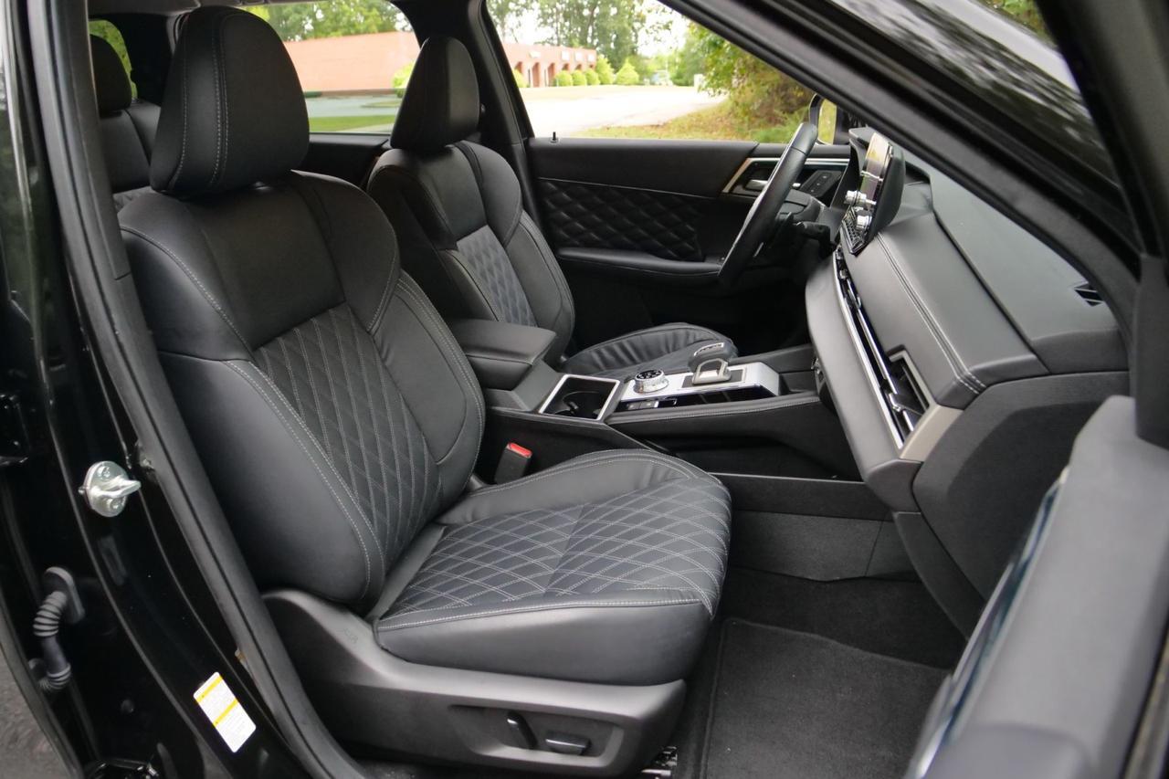 2022 Mitsubishi Outlander SEL Special Edition / AWD / Heated Leather Seats High Point NC