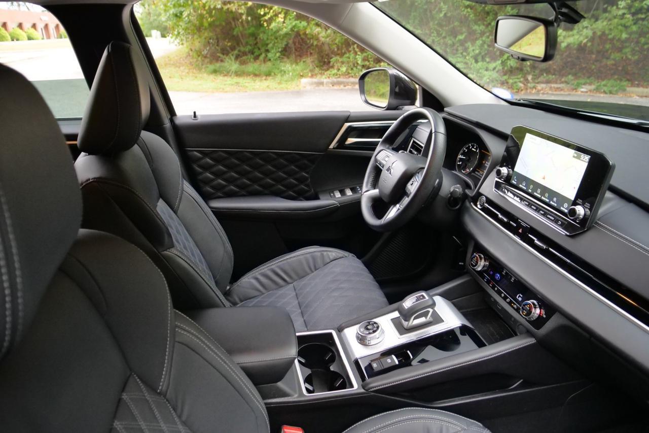 2022 Mitsubishi Outlander SEL Special Edition / AWD / Heated Leather Seats High Point NC