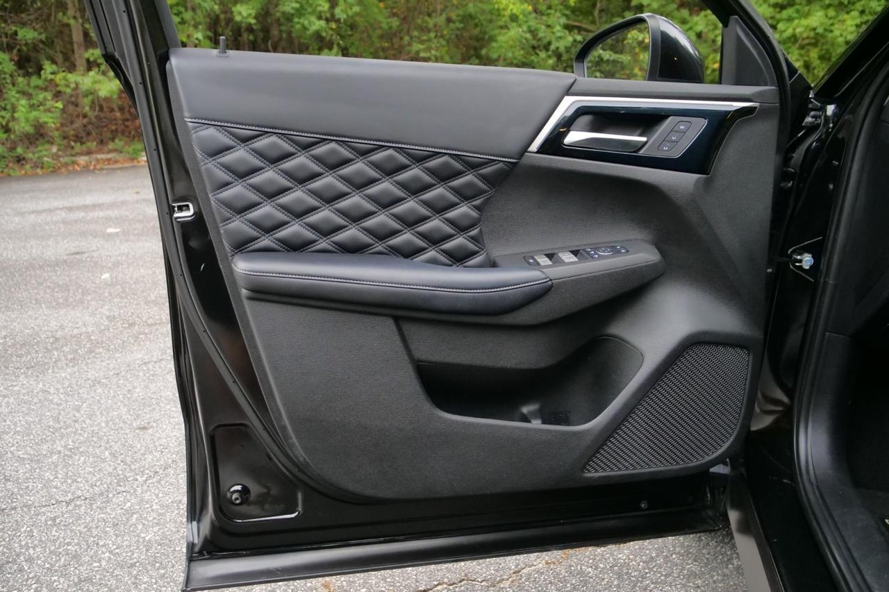 2022 Mitsubishi Outlander SEL Special Edition / AWD / Heated Leather Seats High Point NC
