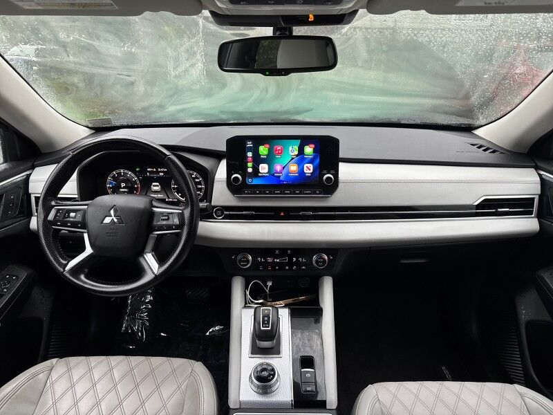 2022 Mitsubishi Outlander SEL w/ Leather and 3rd Row Arlington VA