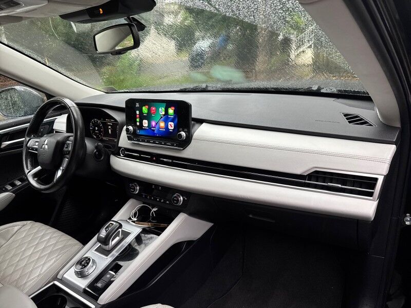 2022 Mitsubishi Outlander SEL w/ Leather and 3rd Row Arlington VA