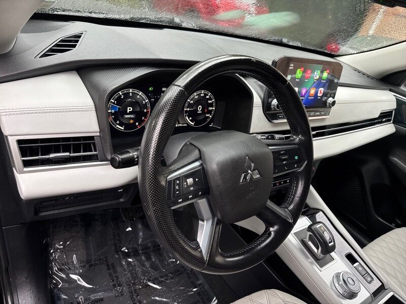 2022 Mitsubishi Outlander SEL w/ Leather and 3rd Row Arlington VA