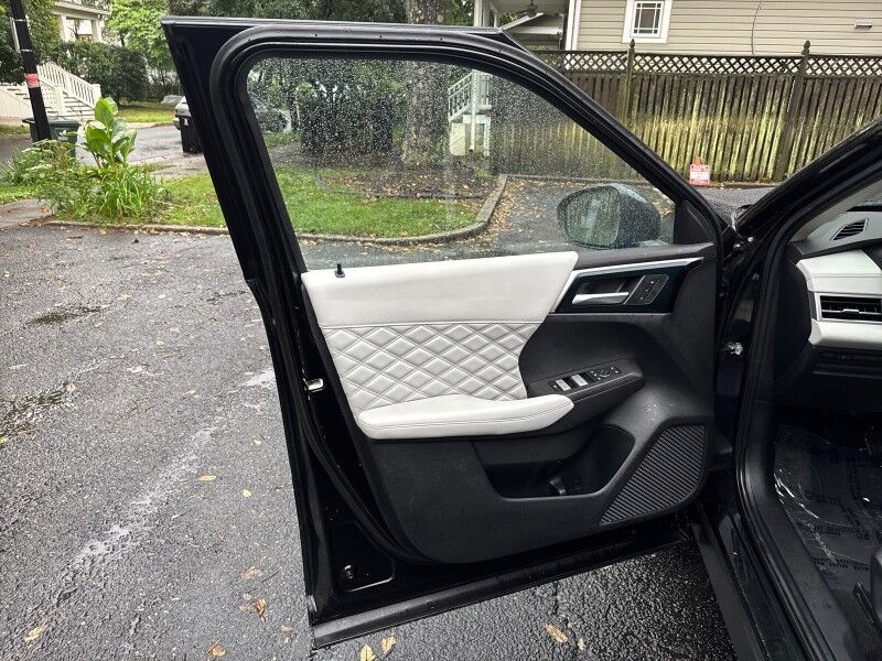 2022 Mitsubishi Outlander SEL w/ Leather and 3rd Row Arlington VA