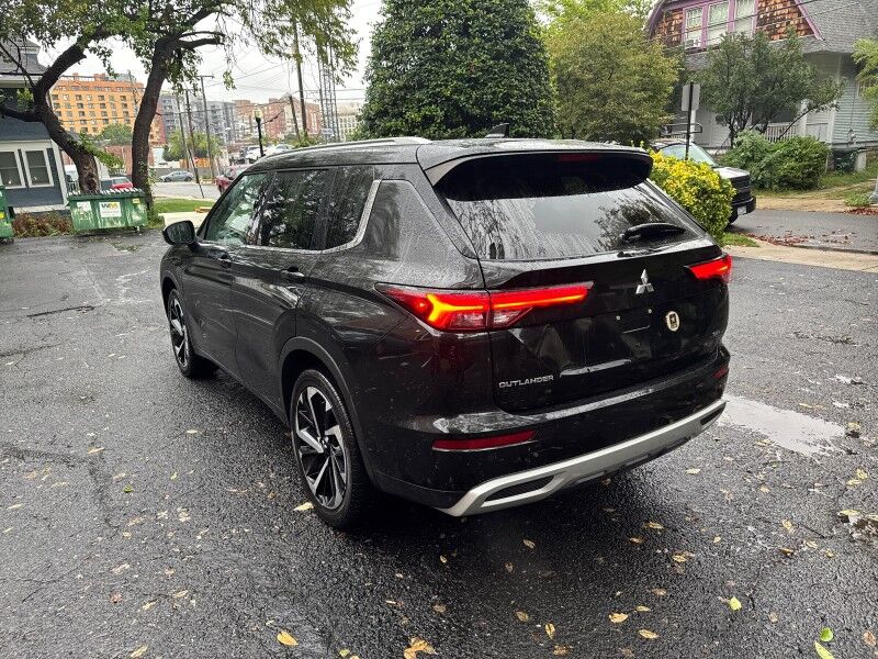 2022 Mitsubishi Outlander SEL w/ Leather and 3rd Row Arlington VA