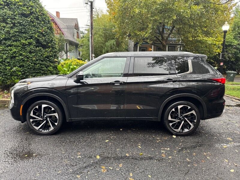 2022 Mitsubishi Outlander SEL w/ Leather and 3rd Row Arlington VA