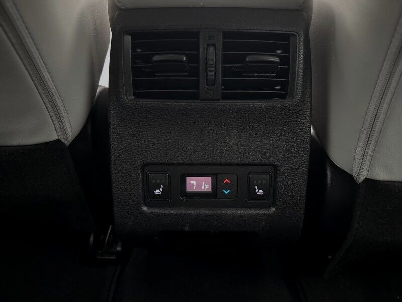 2022 Mitsubishi Outlander SEL w/ Leather and 3rd Row Arlington VA