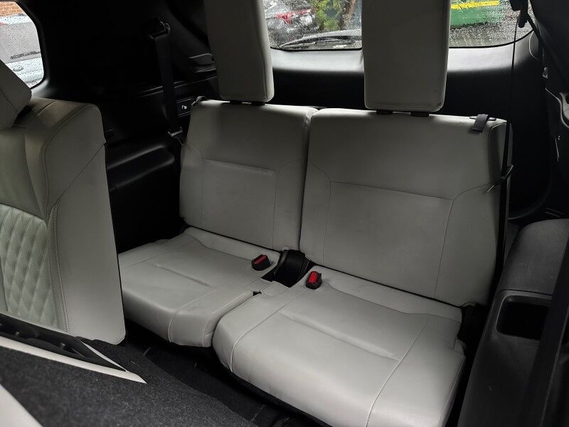 2022 Mitsubishi Outlander SEL w/ Leather and 3rd Row Arlington VA