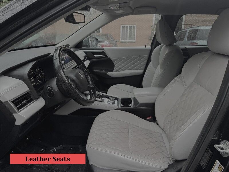 2022 Mitsubishi Outlander SEL w/ Leather and 3rd Row Arlington VA