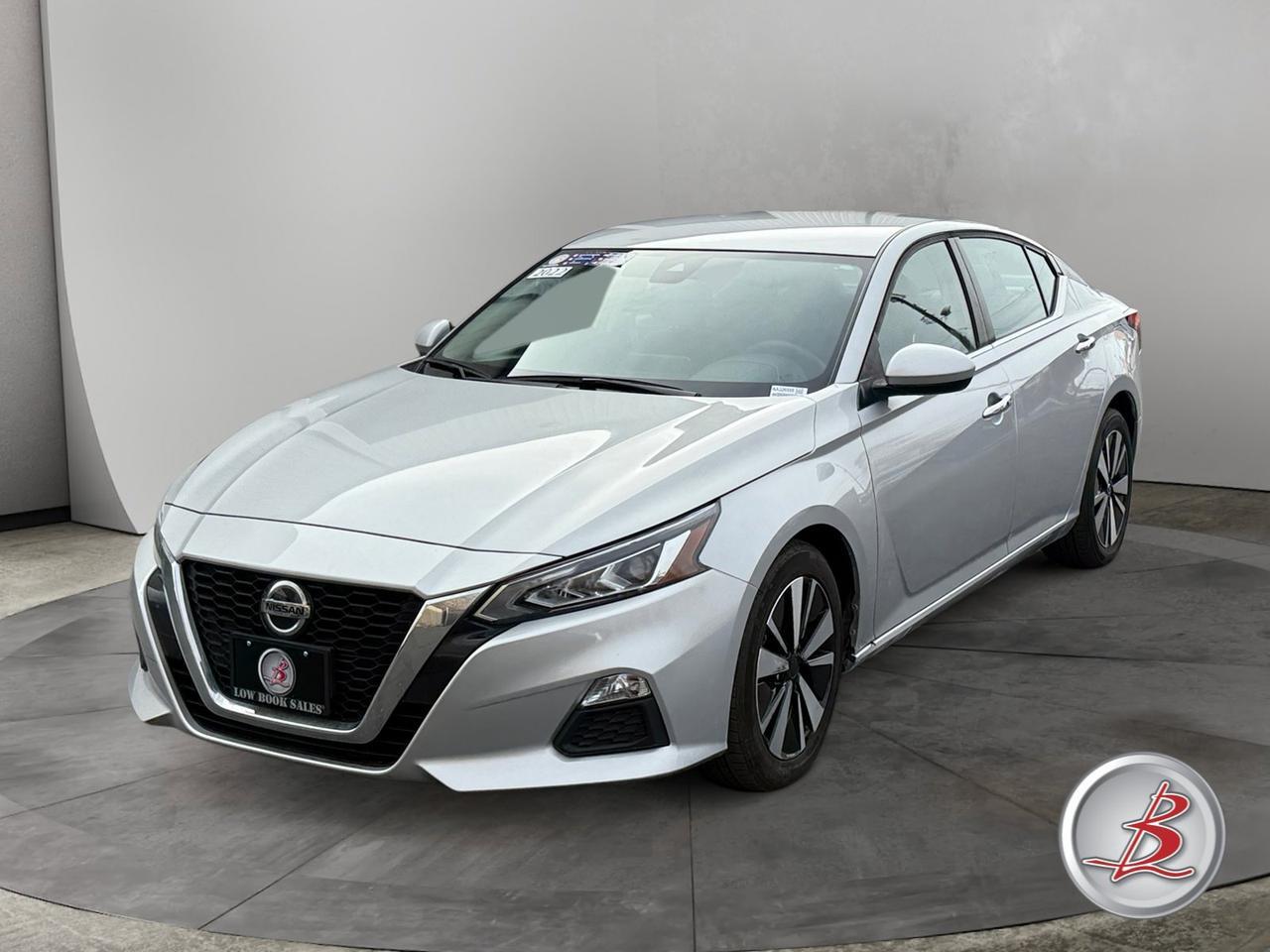 2022 Nissan Altima 2.5 SV photo 3