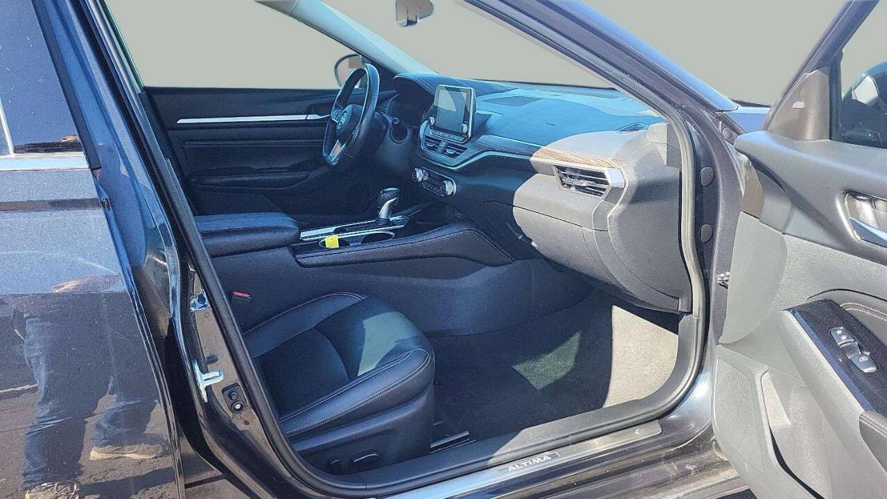 2022 Nissan Altima 2.5 Platinum AWD 4dr Sedan Chesterfield MI