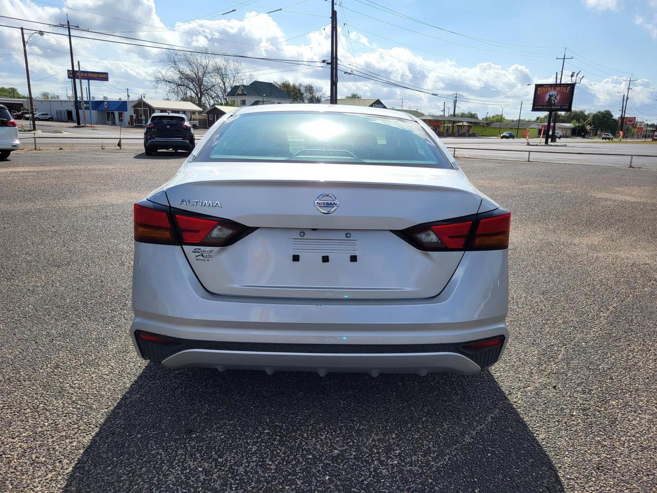 2022 Nissan Altima 2.5 S Sedan Beeville TX