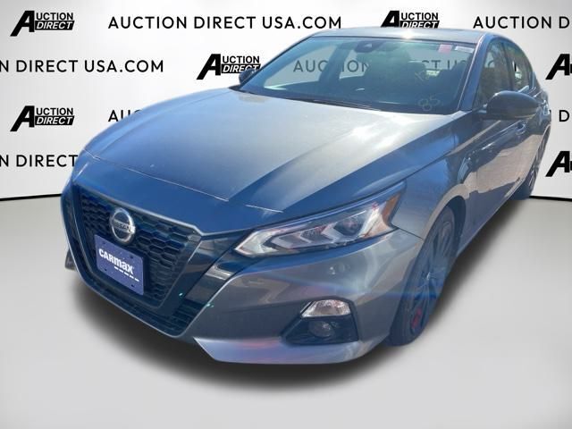 2022 Nissan Altima SR