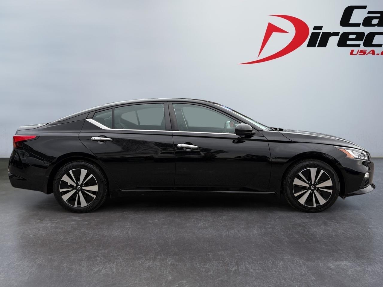 2022 Nissan Altima 2.5 SV, BLIND SPOT ALERT, LANE KEEP ASSIST, FORWARD COLLISION ALERT, APPLE CARPLAY/ANDROID AUTO, PUSH BUTTON IGNITION, HANDS -FREE MESSAGING, ONLY 1 OWNER, CLEAN CARFAX, COME TEST DRIVE THIS NISSAN TODAY!