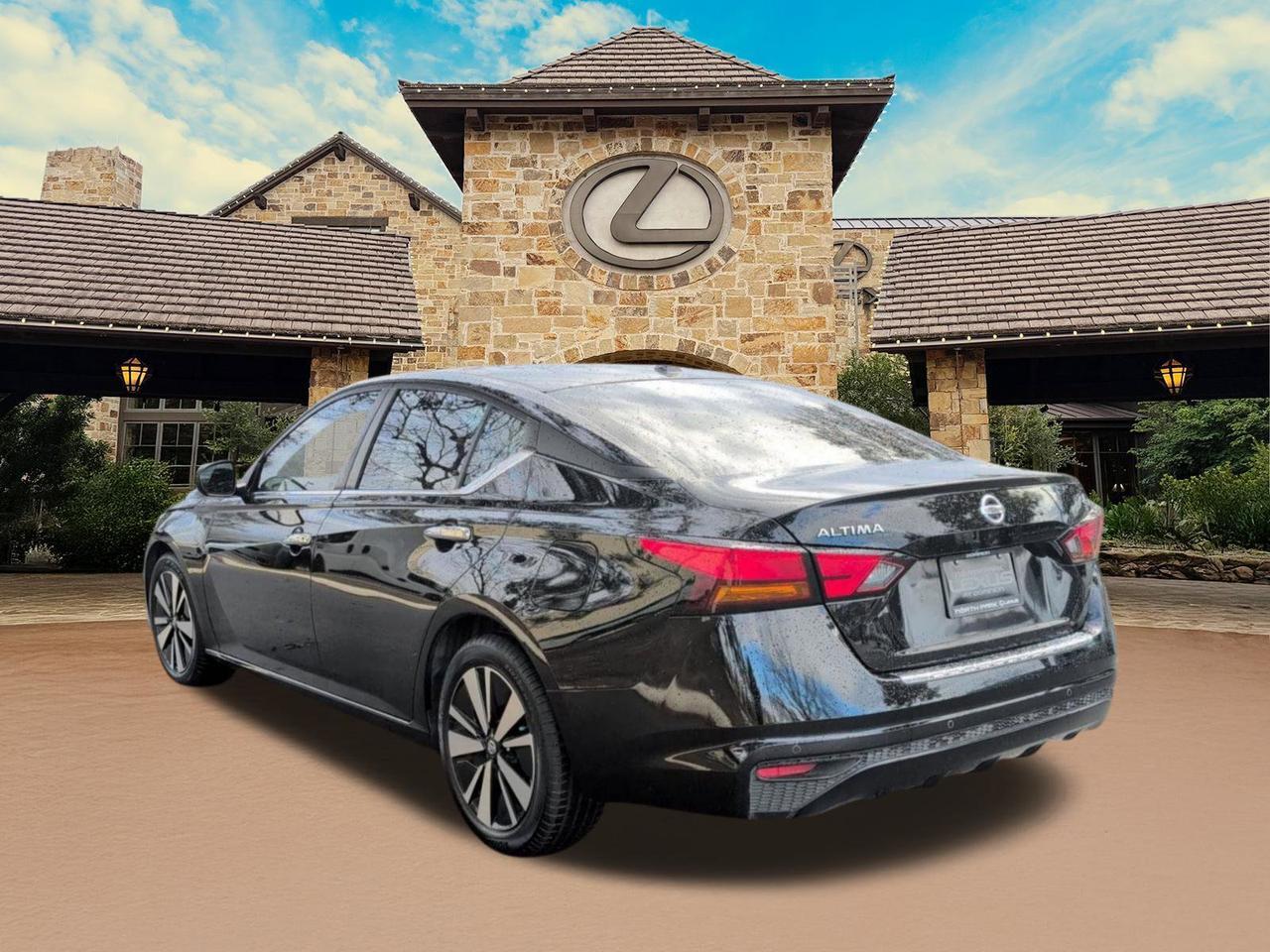 2022 Nissan Altima 2.5 SV