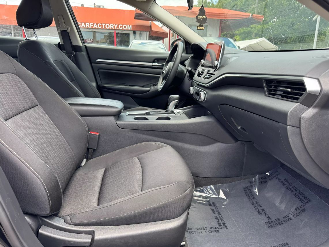 2022 Nissan Altima 2.5 SV Sedan 4D